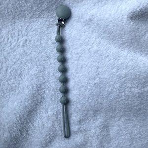 Cuddle Campus - Silicone Pacifier Clip